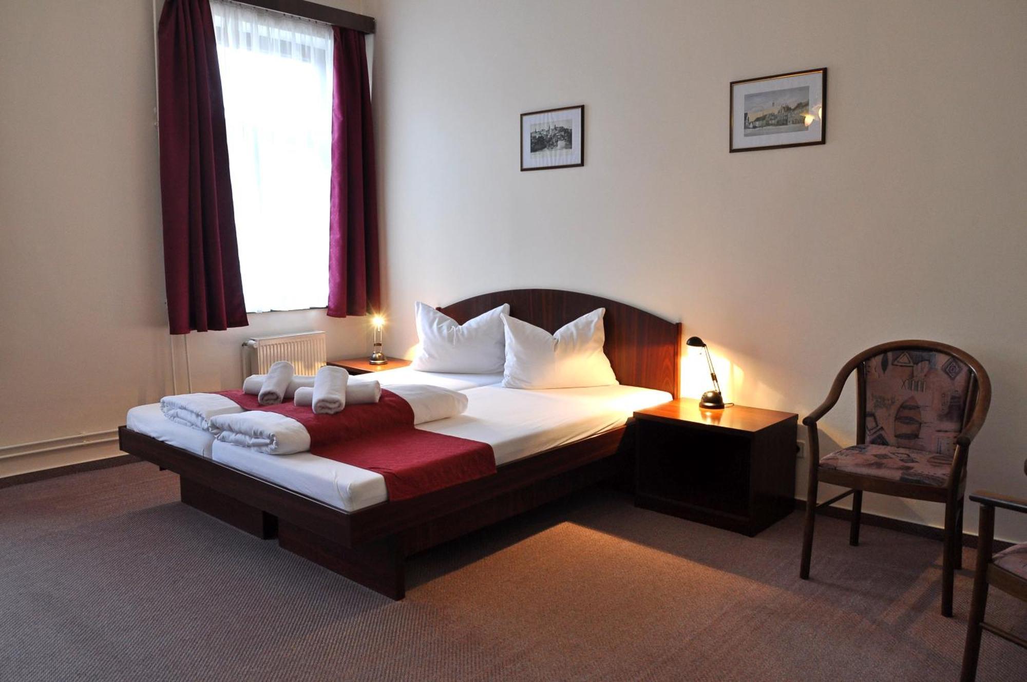 Hotel U Bílého koně Loket Habitación foto