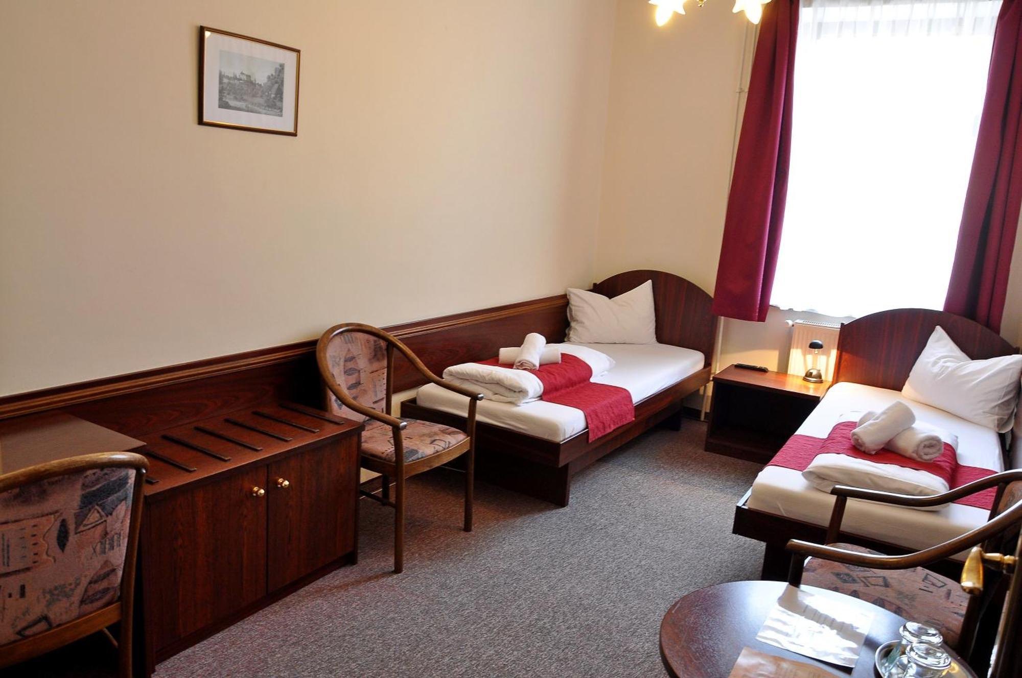 Hotel U Bílého koně Loket Habitación foto